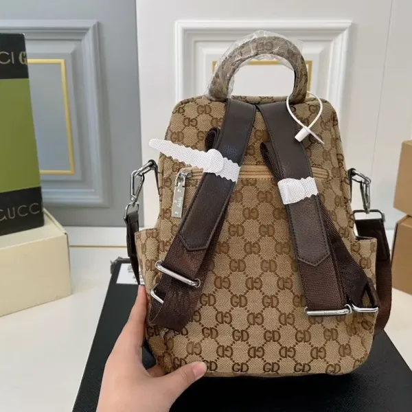【GUCCI 公式旗艦店】グッチ リュックサック 当日出荷 好評に付き再入荷!22*30CM 240724 【GUCCI 公式旗艦店】グッチ リュックサック 当日出荷 好評に付き再入荷!22*30CM 240724