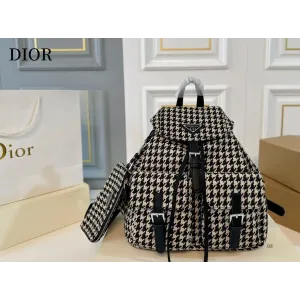 【DIOR公式旗艦店】ディオール リュックサック 当日出荷 好評に付き再入荷!30*32CM 240720 【DIOR公式旗艦店】ディオール リュックサック 当日出荷 好評に付き再入荷!30*32CM 240720