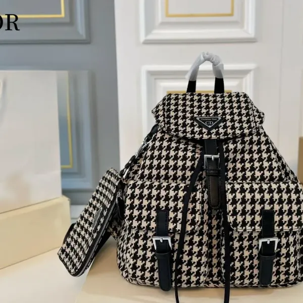 【DIOR公式旗艦店】ディオール リュックサック 当日出荷 好評に付き再入荷！30*32CM 240720