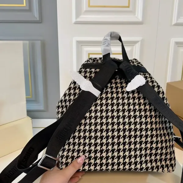 【DIOR公式旗艦店】ディオール リュックサック 当日出荷 好評に付き再入荷！30*32CM 240720