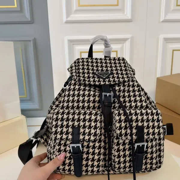 【DIOR公式旗艦店】ディオール リュックサック 当日出荷 好評に付き再入荷！30*32CM 240720