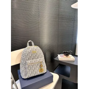 【DIOR公式旗艦店】ディオール リュックサック 当日出荷 好評に付き再入荷!27*32CM 240720 【DIOR公式旗艦店】ディオール リュックサック 当日出荷 好評に付き再入荷!27*32CM 240720