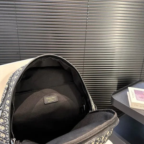 【DIOR公式旗艦店】ディオール リュックサック 当日出荷 好評に付き再入荷!31*40CM 240720 【DIOR公式旗艦店】ディオール リュックサック 当日出荷 好評に付き再入荷!31*40CM 240720