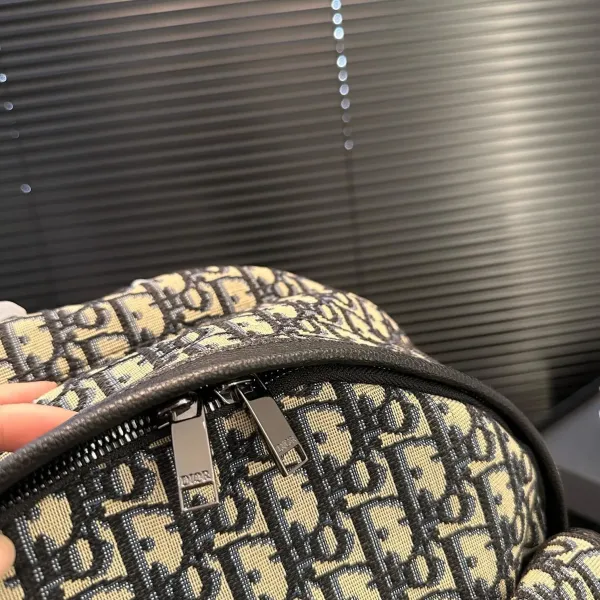【DIOR公式旗艦店】ディオール リュックサック 当日出荷 好評に付き再入荷!31*40CM 240720 【DIOR公式旗艦店】ディオール リュックサック 当日出荷 好評に付き再入荷!31*40CM 240720