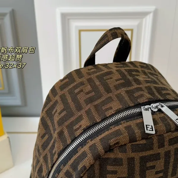 【FENDI 公式旗艦店】フェンディ リュックサック 当日出荷 好評に付き再入荷!32*37CM 240720 【FENDI 公式旗艦店】フェンディ リュックサック 当日出荷 好評に付き再入荷!32*37CM 240720