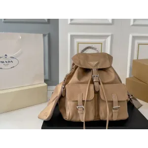 【PRADA  公式 旗艦店】プラダ   リュックサック当日出荷 好評に付き再入荷！30*33CM  240719