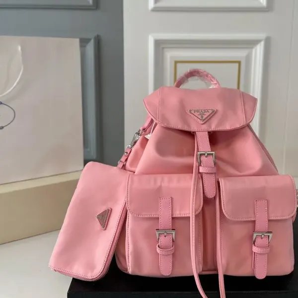【PRADA 公式 旗艦店】プラダ リュックサック当日出荷 好評に付き再入荷!30*33CM 240719 【PRADA 公式 旗艦店】プラダ リュックサック当日出荷 好評に付き再入荷!30*33CM 240719