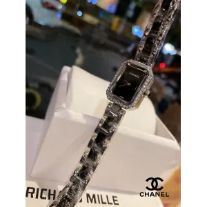 CHANEL(シャネル)  腕時計32MM