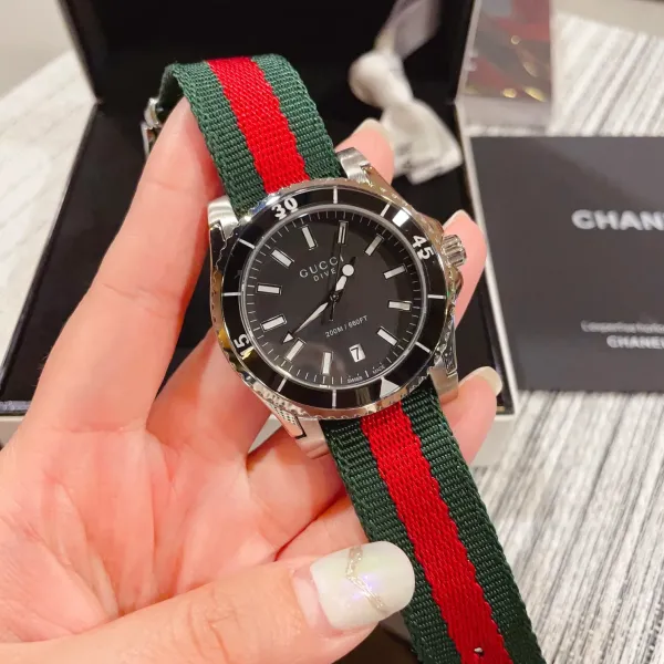 GUCCI(クッチ)  腕時計40MM