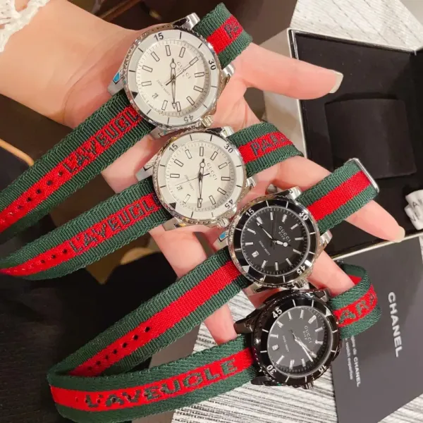 GUCCI(クッチ)  腕時計40MM