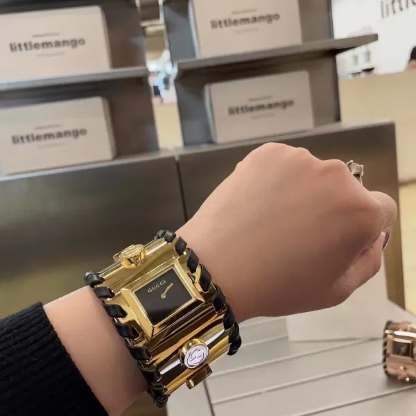 GUCCI( クッチ)  腕時計 33MM