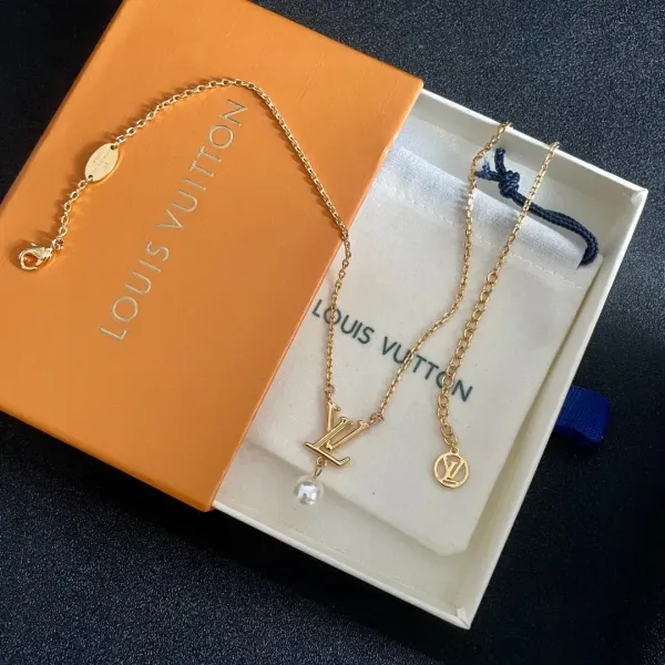 LV【LOUIS VUITTON】ネックレス、新しいネックレス万能シンプルファッションオーナメント 250301 LV【LOUIS VUITTON】ネックレス、新しいネックレス万能シンプルファッションオーナメント 250301