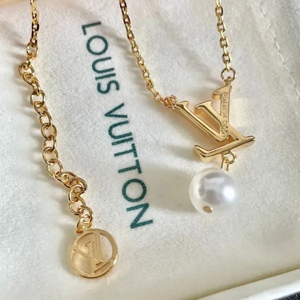 LV【LOUIS VUITTON】ネックレス、新しいネックレス万能シンプルファッションオーナメント 250301 LV【LOUIS VUITTON】ネックレス、新しいネックレス万能シンプルファッションオーナメント 250301