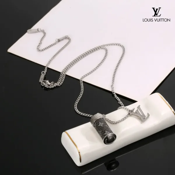 LV【LOUIS VUITTON】ネックレス、新しいネックレス万能シンプルファッションオーナメント 250301 LV【LOUIS VUITTON】ネックレス、新しいネックレス万能シンプルファッションオーナメント 250301