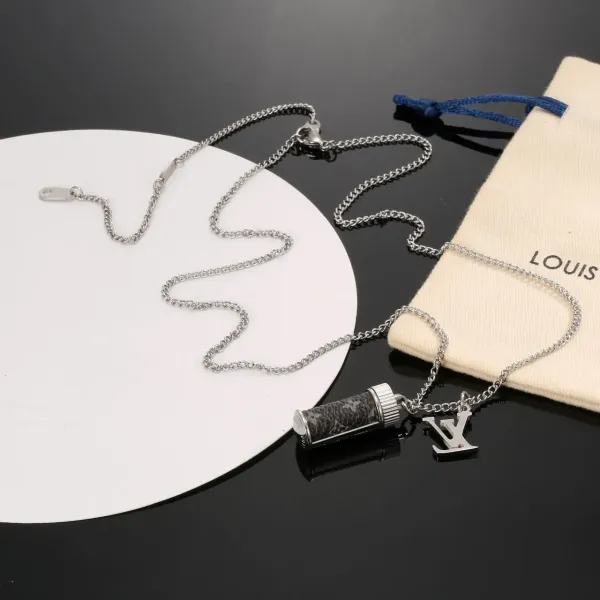 LV【LOUIS VUITTON】ネックレス、新しいネックレス万能シンプルファッションオーナメント 250301 LV【LOUIS VUITTON】ネックレス、新しいネックレス万能シンプルファッションオーナメント 250301