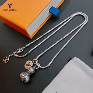 LV【LOUIS VUITTON】ネックレス、新しいネックレス万能シンプルファッションオーナメント 250301 LV【LOUIS VUITTON】ネックレス、新しいネックレス万能シンプルファッションオーナメント 250301