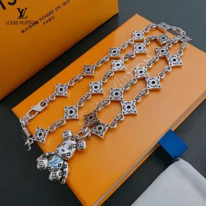 LV【LOUIS VUITTON】ネックレス、新しいネックレス万能シンプルファッションオーナメント 250301 LV【LOUIS VUITTON】ネックレス、新しいネックレス万能シンプルファッションオーナメント 250301