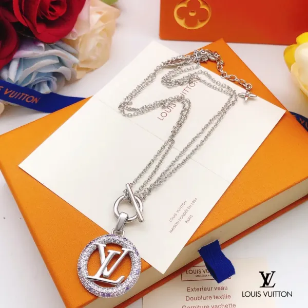 LV【LOUIS VUITTON】ネックレス、新しいネックレス万能シンプルファッションオーナメント 250301 LV【LOUIS VUITTON】ネックレス、新しいネックレス万能シンプルファッションオーナメント 250301