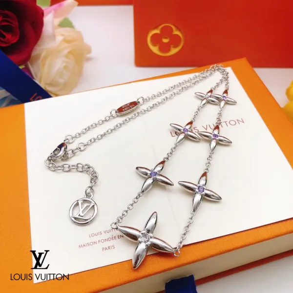 LV【LOUIS VUITTON】ネックレス、新しいネックレス万能シンプルファッションオーナメント 250301 LV【LOUIS VUITTON】ネックレス、新しいネックレス万能シンプルファッションオーナメント 250301