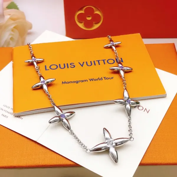 LV【LOUIS VUITTON】ネックレス、新しいネックレス万能シンプルファッションオーナメント 250301 LV【LOUIS VUITTON】ネックレス、新しいネックレス万能シンプルファッションオーナメント 250301