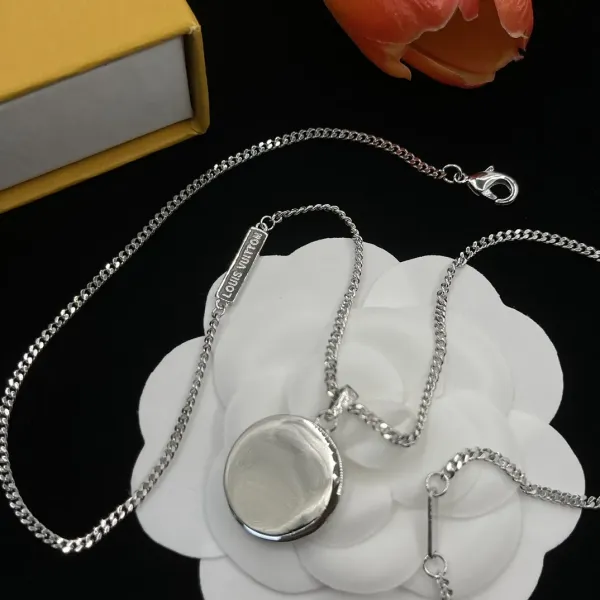 LV 【LOUIS VUITTON】ネックレス、新しいネックレス万能シンプルファッションオーナメント241015 LV 【LOUIS VUITTON】ネックレス、新しいネックレス万能シンプルファッションオーナメント241015