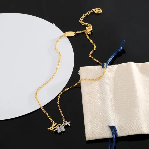【LOUIS VUITTON】ネックレス、新しいネックレス万能シンプルファッションオーナメント 240813 【LOUIS VUITTON】ネックレス、新しいネックレス万能シンプルファッションオーナメント 240813