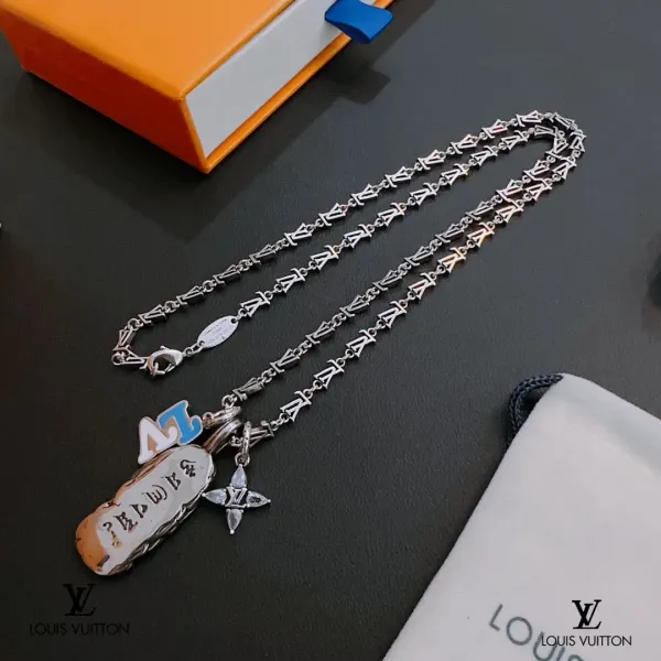 【LOUIS VUITTON】ネックレス、新しいネックレス万能シンプルファッションオーナメント 240728 【LOUIS VUITTON】ネックレス、新しいネックレス万能シンプルファッションオーナメント 240728
