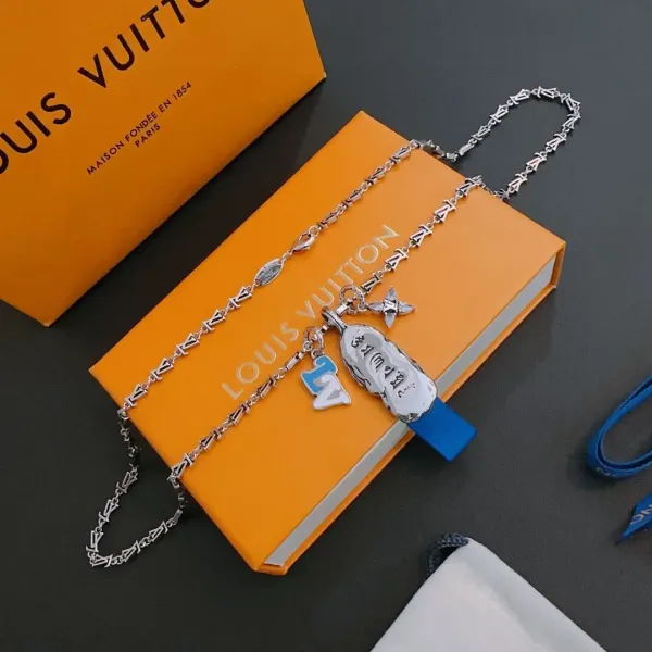 【LOUIS VUITTON】ネックレス、新しいネックレス万能シンプルファッションオーナメント 240728 【LOUIS VUITTON】ネックレス、新しいネックレス万能シンプルファッションオーナメント 240728