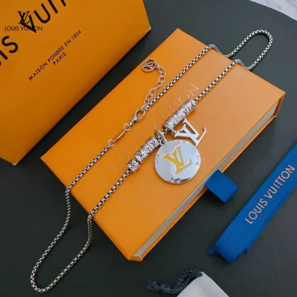 【LOUIS VUITTON】ネックレス、新しいネックレス万能シンプルファッションオーナメント 2472 【LOUIS VUITTON】ネックレス、新しいネックレス万能シンプルファッションオーナメント 2472