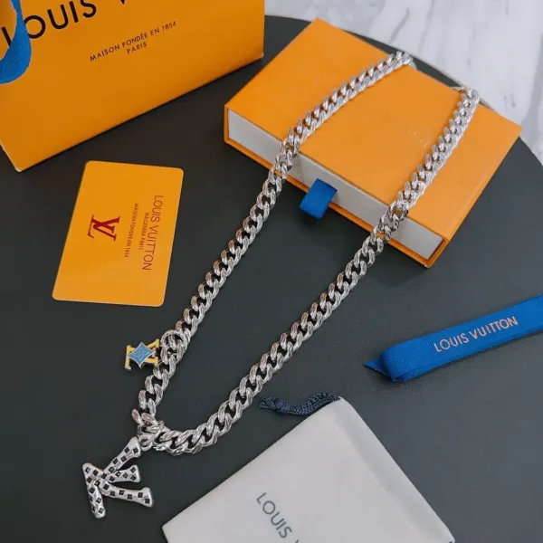 【LOUIS VUITTON】ネックレス、新しいネックレス万能シンプルファッションオーナメント  2472