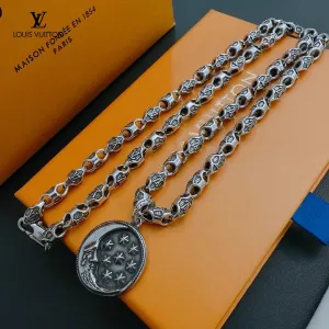 【LOUIS VUITTON】ネックレス、新しいネックレス万能シンプルファッションオーナメント 【LOUIS VUITTON】ネックレス、新しいネックレス万能シンプルファッションオーナメント