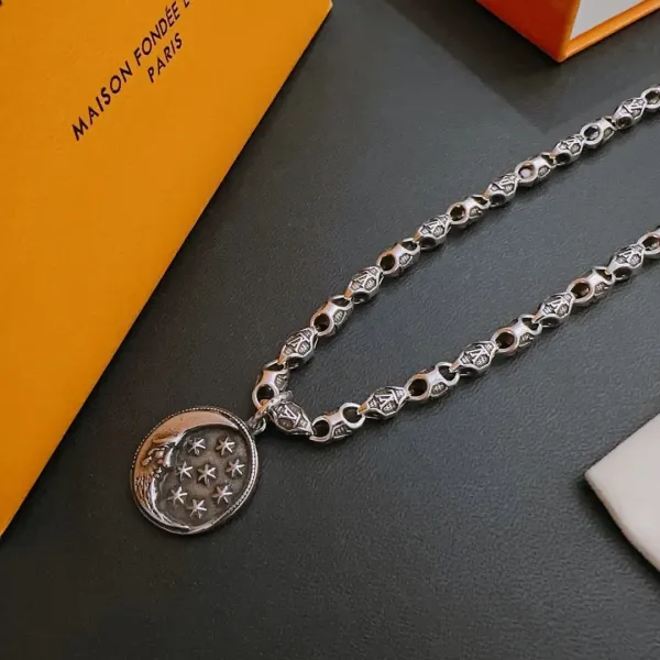 【LOUIS VUITTON】ネックレス、新しいネックレス万能シンプルファッションオーナメント 【LOUIS VUITTON】ネックレス、新しいネックレス万能シンプルファッションオーナメント