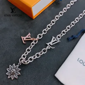 【LOUIS VUITTON 】ネックレス、新しいネックレス万能シンプルファッションオーナメント 【LOUIS VUITTON 】ネックレス、新しいネックレス万能シンプルファッションオーナメント