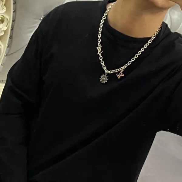 【LOUIS VUITTON 】ネックレス、新しいネックレス万能シンプルファッションオーナメント 【LOUIS VUITTON 】ネックレス、新しいネックレス万能シンプルファッションオーナメント