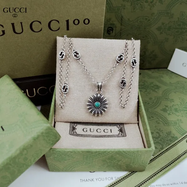 【GUCCI】ネックレス、新しいネックレス万能シンプルファッションオーナメント 【GUCCI】ネックレス、新しいネックレス万能シンプルファッションオーナメント