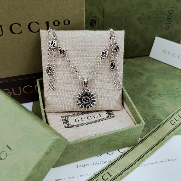 【GUCCI】ネックレス、新しいネックレス万能シンプルファッションオーナメント 【GUCCI】ネックレス、新しいネックレス万能シンプルファッションオーナメント