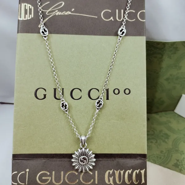 【GUCCI】ネックレス、新しいネックレス万能シンプルファッションオーナメント 【GUCCI】ネックレス、新しいネックレス万能シンプルファッションオーナメント