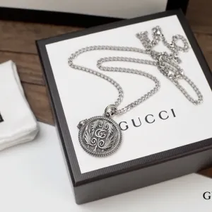 【GUCCI】ネックレス、新しいネックレス万能シンプルファッションオーナメント 【GUCCI】ネックレス、新しいネックレス万能シンプルファッションオーナメント