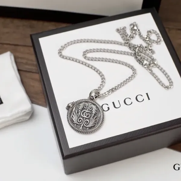 【GUCCI】ネックレス、新しいネックレス万能シンプルファッションオーナメント 【GUCCI】ネックレス、新しいネックレス万能シンプルファッションオーナメント