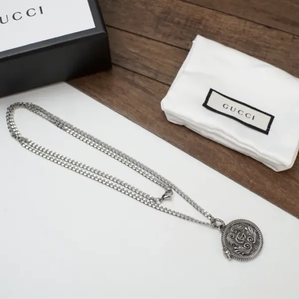 【GUCCI】ネックレス、新しいネックレス万能シンプルファッションオーナメント 【GUCCI】ネックレス、新しいネックレス万能シンプルファッションオーナメント