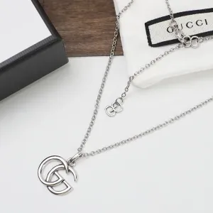 【GUCCI】ネックレス、新しいネックレス万能シンプルファッションオーナメント 【GUCCI】ネックレス、新しいネックレス万能シンプルファッションオーナメント