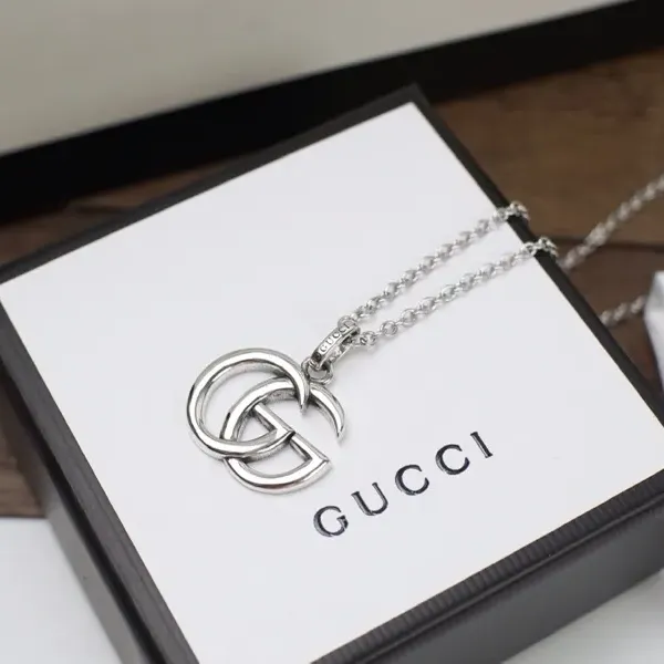 【GUCCI】ネックレス、新しいネックレス万能シンプルファッションオーナメント 【GUCCI】ネックレス、新しいネックレス万能シンプルファッションオーナメント