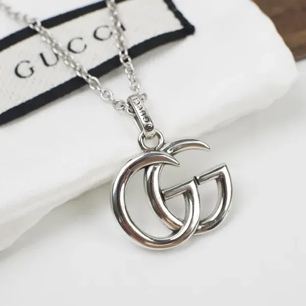 【GUCCI】ネックレス、新しいネックレス万能シンプルファッションオーナメント 【GUCCI】ネックレス、新しいネックレス万能シンプルファッションオーナメント