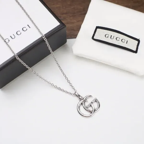 【GUCCI】ネックレス、新しいネックレス万能シンプルファッションオーナメント 【GUCCI】ネックレス、新しいネックレス万能シンプルファッションオーナメント