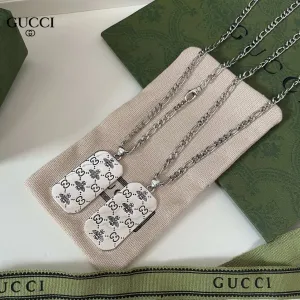 【GUCCI 】ネックレス、新しいネックレス万能シンプルファッションオーナメント 【GUCCI 】ネックレス、新しいネックレス万能シンプルファッションオーナメント