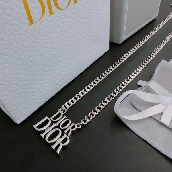 【DIOR】ネックレス、新しいネックレス万能シンプルファッションオーナメント 250301 【DIOR】ネックレス、新しいネックレス万能シンプルファッションオーナメント 250301