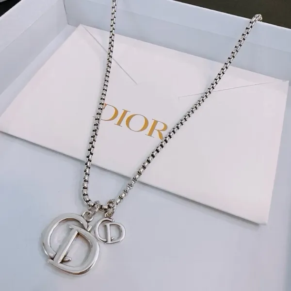 【DIOR】ネックレス、新しいネックレス万能シンプルファッションオーナメント240812