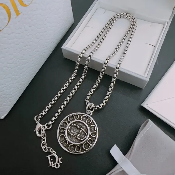 【DIOR】ネックレス、新しいネックレス万能シンプルファッションオーナメント240812 【DIOR】ネックレス、新しいネックレス万能シンプルファッションオーナメント240812