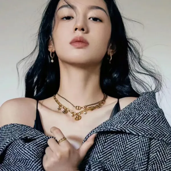 【DIOR】ネックレス、新しいネックレス万能シンプルファッションオーナメント 【DIOR】ネックレス、新しいネックレス万能シンプルファッションオーナメント