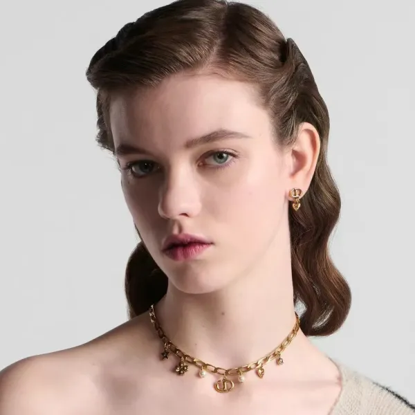【DIOR】ネックレス、新しいネックレス万能シンプルファッションオーナメント 【DIOR】ネックレス、新しいネックレス万能シンプルファッションオーナメント